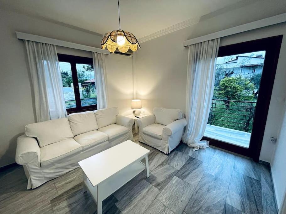 Orange Blossom Villa نافبكْتوس المظهر الخارجي الصورة